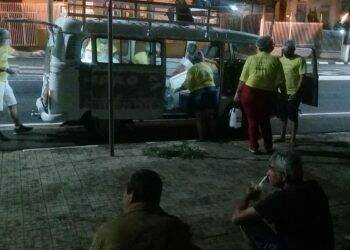 Voluntários que atenderam paraguaios parados na ponte serão testados para Covid-19