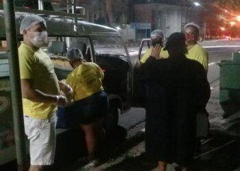 Voluntários que atenderam paraguaios parados na ponte serão testados para Covid-19