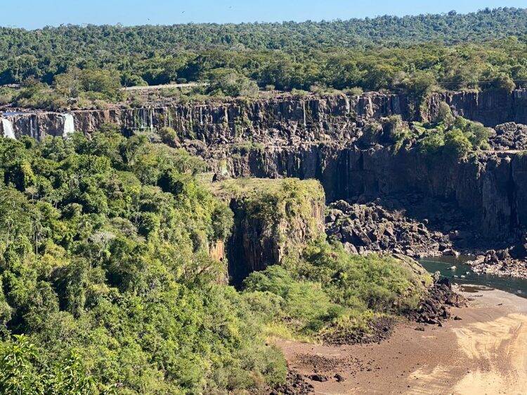 Cataratas do Iguaçu em tempos de estiagem e Covid-19