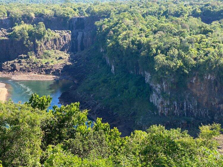 Cataratas do Iguaçu em tempos de estiagem e Covid-19