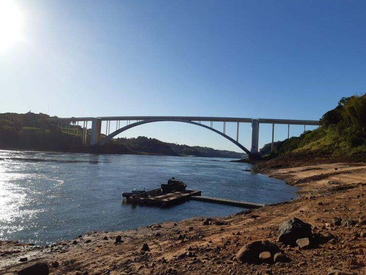Confira as imagens do Rio Paraná, região da Ponte, neste domingo, 10