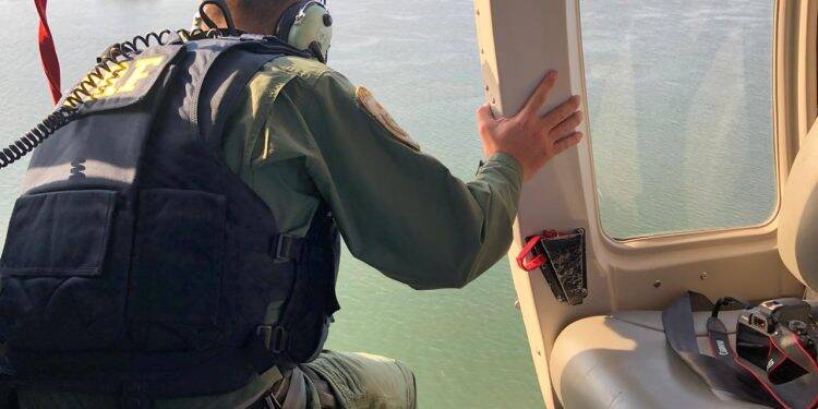 PRF ajuda nas buscas por militar desaparecido após colisão com barco de contrabandistas no Rio Paraná