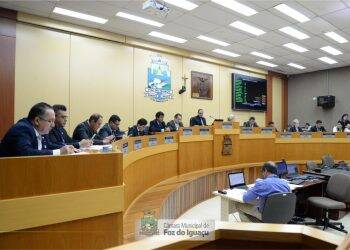 Projetos aprovados pela Câmara vão facilitar ações do programa Acelera Foz