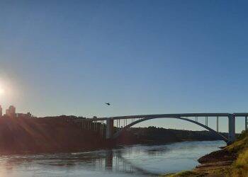 Alerta: nível do Rio Paraná sobe com abertura de vertedouro nesta segunda, 18