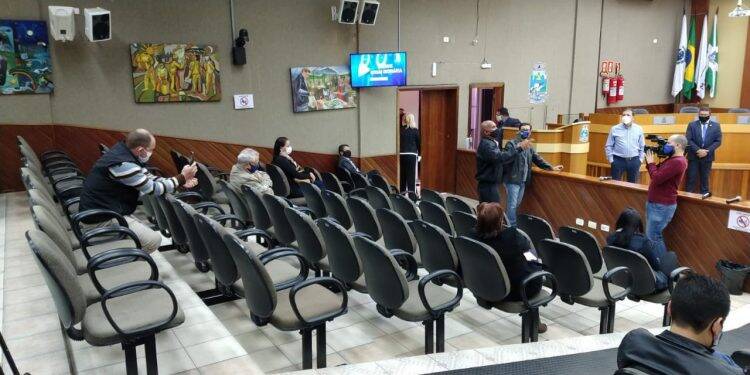 Guias de Turismo se reúnem com prefeito e Câmara para discutir auxílio