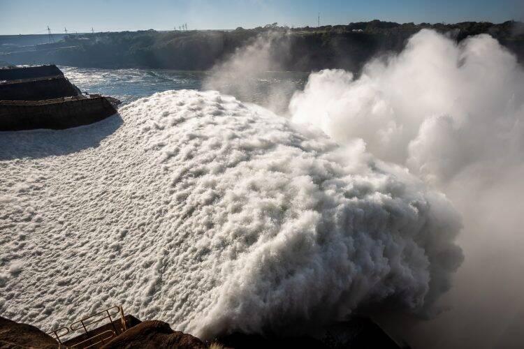 Vertimento de Itaipu garante navegabilidade no Paraguai e Argentina, até fim do mês