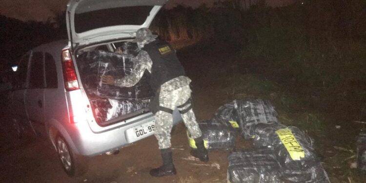 Policiais apreendem alimentos, calçados, anabolizantes e eletrônicos no Rio Paraná