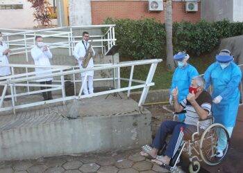 Hospital Costa Cavalcanti dá alta ao sexto paciente de covid-19