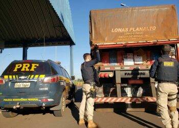 PRF apreende bitrem com carga de cigarros avaliada em R$ 3 milhões