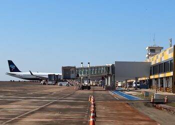 Aeroporto de Foz do Iguaçu volta a receber voos