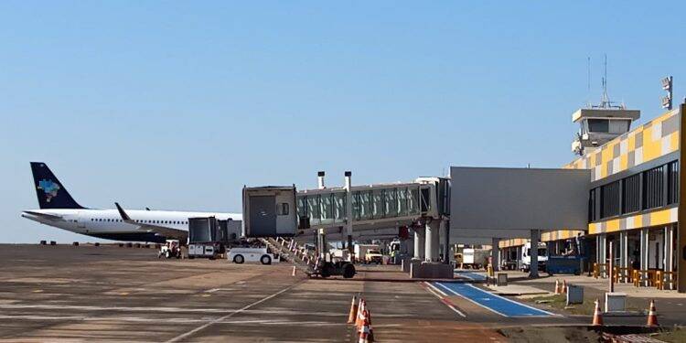 Aeroporto de Foz do Iguaçu volta a receber voos