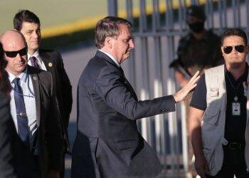 Bolsonaro diz que nomeia amanhã novo diretor da Polícia Federal