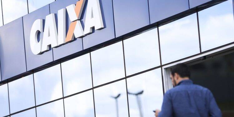 Auxílio emergencial: Caixa garante atender a todos dentro do horário