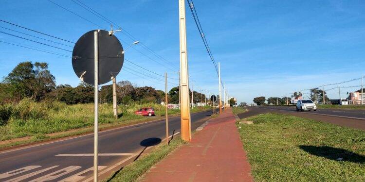 Placas indicando mão única na Sérgio Gasparetto foram furtadas