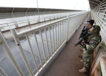 Presidente paraguaio diz que “não passa pela cabeça” abrir fronteira com Brasil