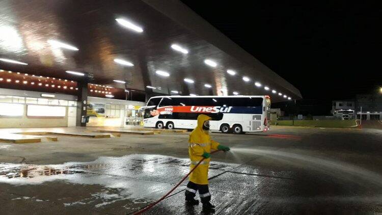 Sanepar faz limpeza e desinfecção do Terminal de Transporte Urbano (TTU)
