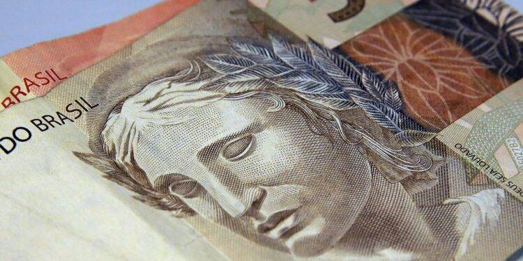 Salário de servidores públicos ficará sem reajuste até o fim de 2021