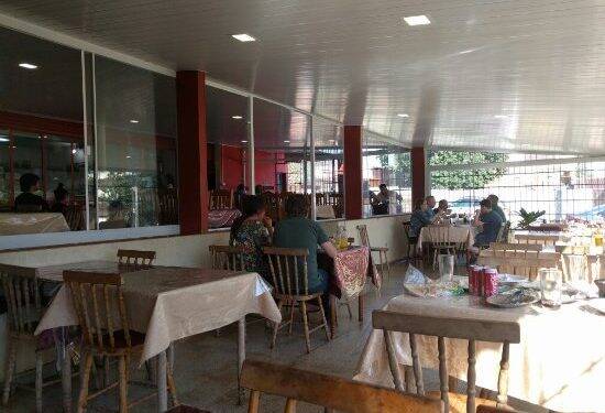 Empresários da gastronomia de Foz reivindicam poder atender menores de 14 anos