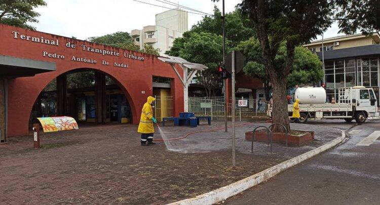 Sanepar faz limpeza e desinfecção do Terminal de Transporte Urbano (TTU)