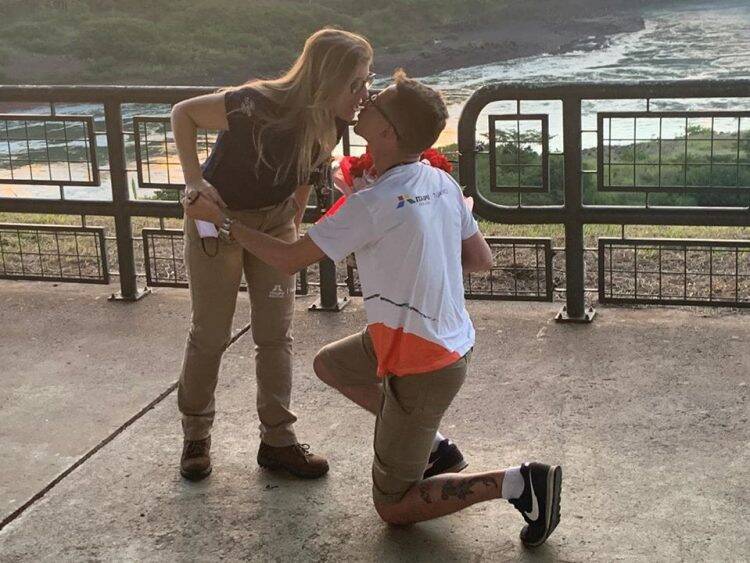 Mirante Central de Itaipu é cenário de pedido de casamento no Dia dos Namorados         