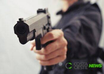 Homens armados rendem família e roubam carros e eletrônicos em São Miguel