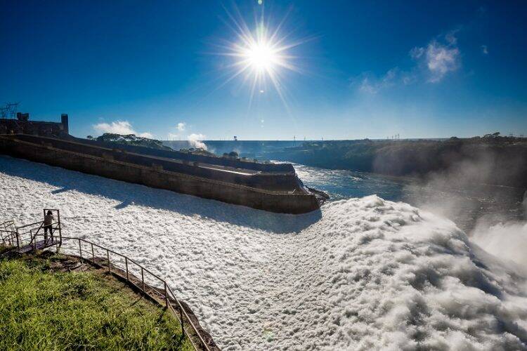 Itaipu conclui meta de defluência com aumento de produção e economia de matéria-prima