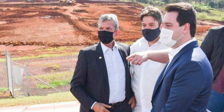 Governador do Paraná visita obras do Aeroporto de Foz do Iguaçu