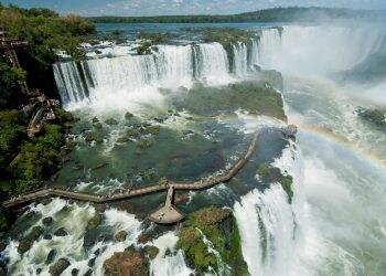 Foz do Iguaçu reabre para o turismo e aplicará testes de Covid-19 em visitantes