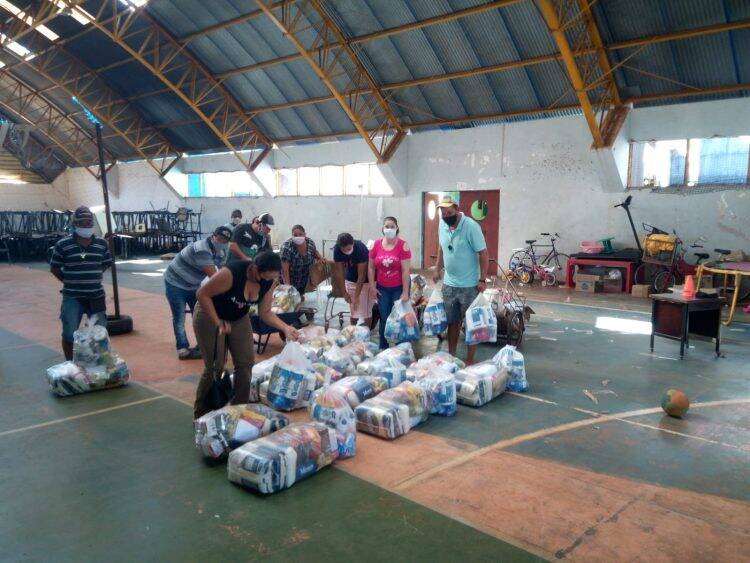Entidade beneficiada por auxílio da Itaipu distribui 500 cestas básicas para famílias de baixa renda