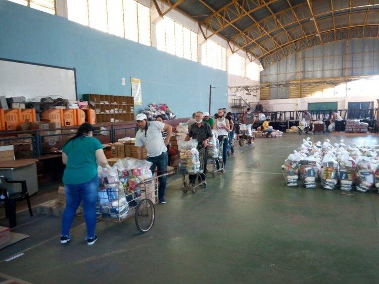 Entidade beneficiada por auxílio da Itaipu distribui 500 cestas básicas para famílias de baixa renda