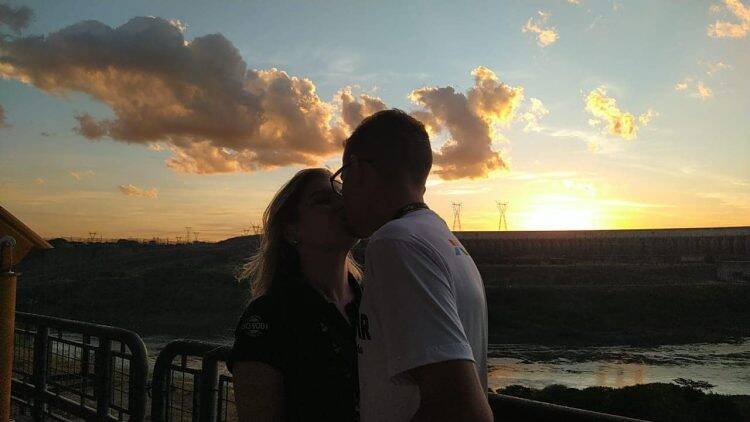 Mirante Central de Itaipu é cenário de pedido de casamento no Dia dos Namorados         