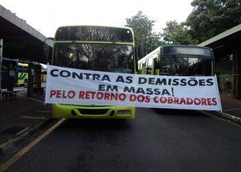 Trabalhadores do transporte coletivo paralisam serviço até às 17h desta terça-feira