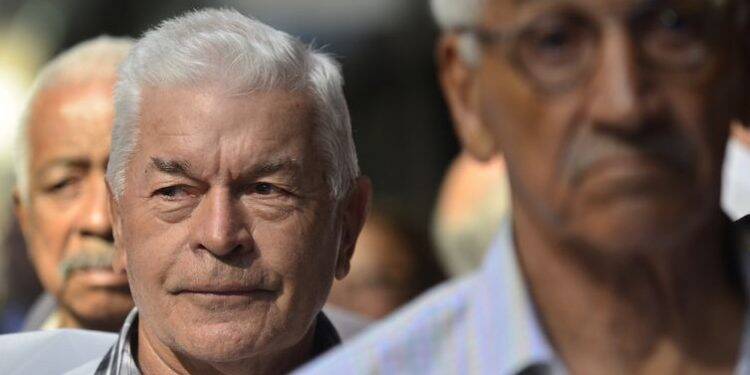 Prova de vida para aposentados e pensionistas por ser feita por aplicativo móvel