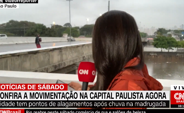 Repórter da CNN Brasil é assaltada ao vivo neste sábado; confira vídeo