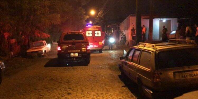 Homem é morto a tiros no Jardim Califórnia, região do Porto Belo