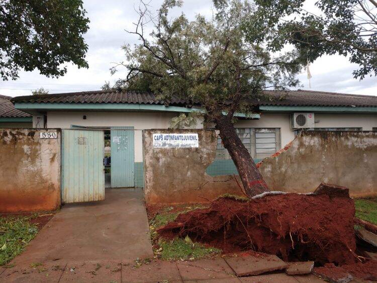 Temporal deixa 45% da cidade sem energia
