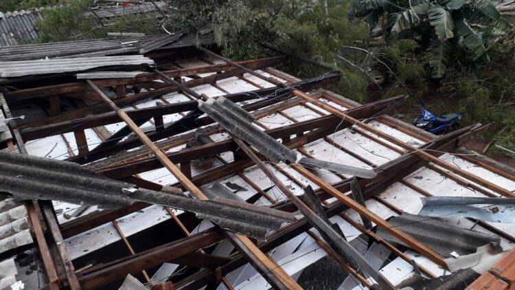 Temporal deixa 45% da cidade sem energia