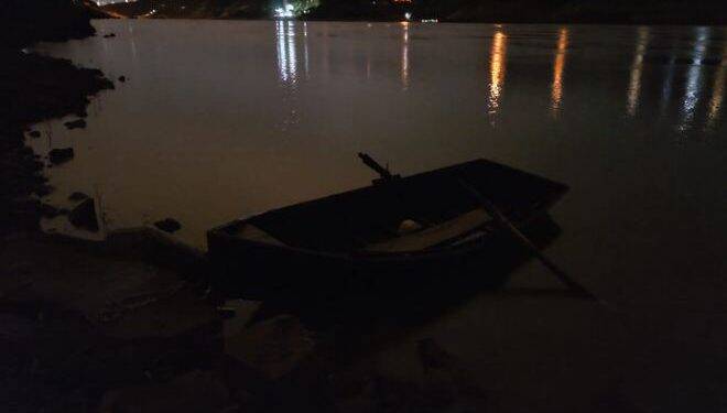 Marinha Paraguaia apreende seis barcos clandestinos no Rio Paraná