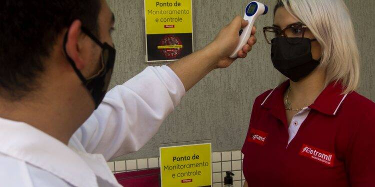 Empresa de Foz faz teste de COVID-19 em seus funcionários que atuam com clientes