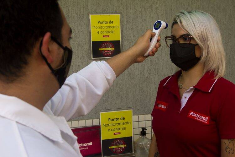 Empresa de Foz faz teste de COVID-19 em seus funcionários que atuam com clientes