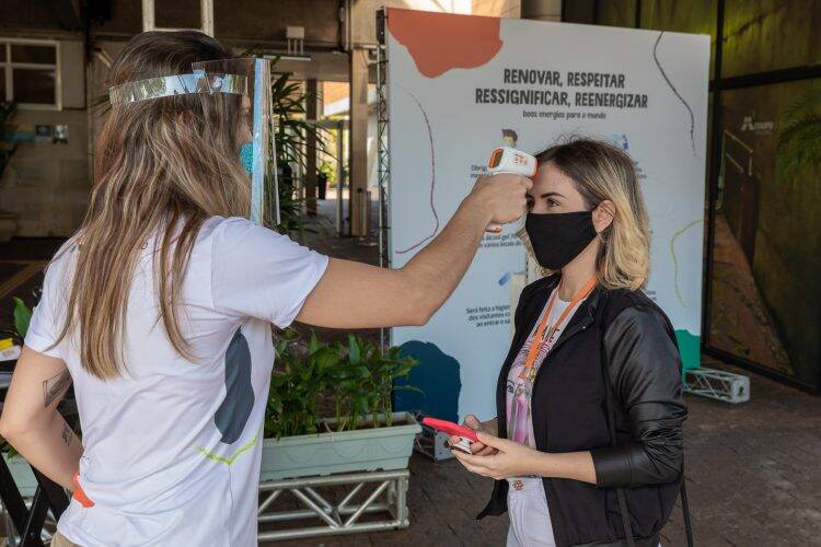 Primeiros visitantes de Itaipu elogiam segurança e querem voltar