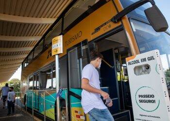 Primeiros visitantes de Itaipu elogiam segurança e querem voltar