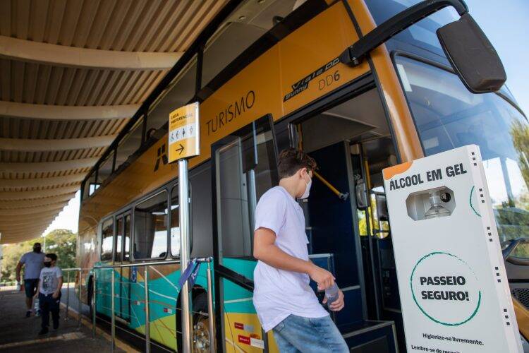 Primeiros visitantes de Itaipu elogiam segurança e querem voltar