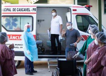 Mais seis pacientes recebem alta do Hospital Municipal de Foz