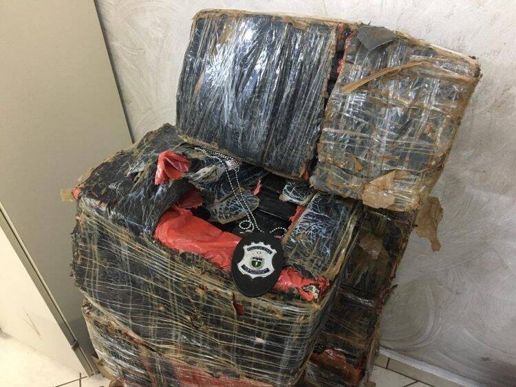 Polícia Civil apreende meia tonelada de maconha no Três Bandeiras