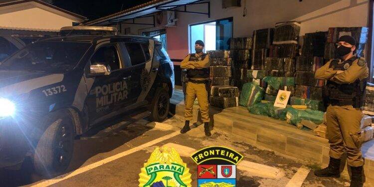 BPFron apreende quase 2 toneladas de maconha em Céu Azul