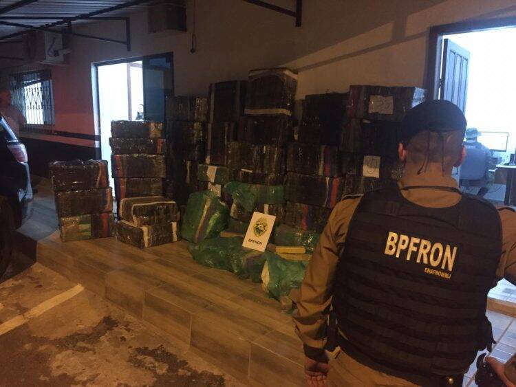 BPFron apreende quase 2 toneladas de maconha em Céu Azul