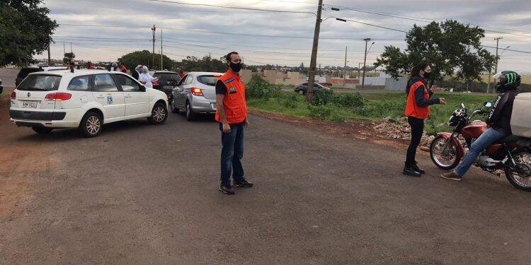 Pacientes com Covid-19 são flagrados furando bloqueio no Cidade Nova