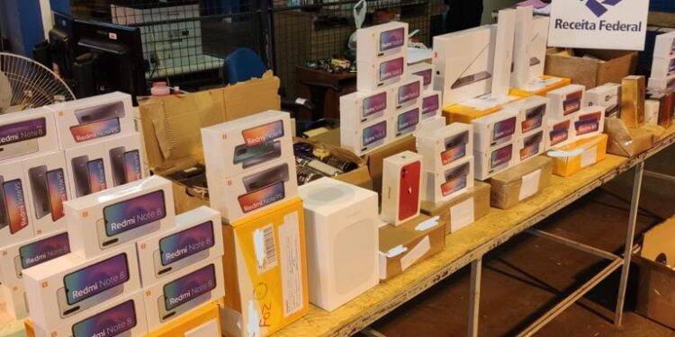 Receita Federal retém 61 volumes de remessas postais irregulares