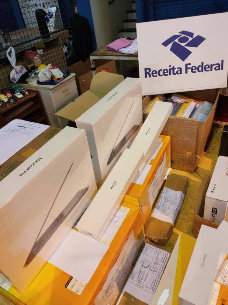 Receita Federal retém 61 volumes de remessas postais irregulares